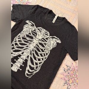 💀Halloween Bella Canvas T-Shirt with Skeleton Print size Small Charcoal & White